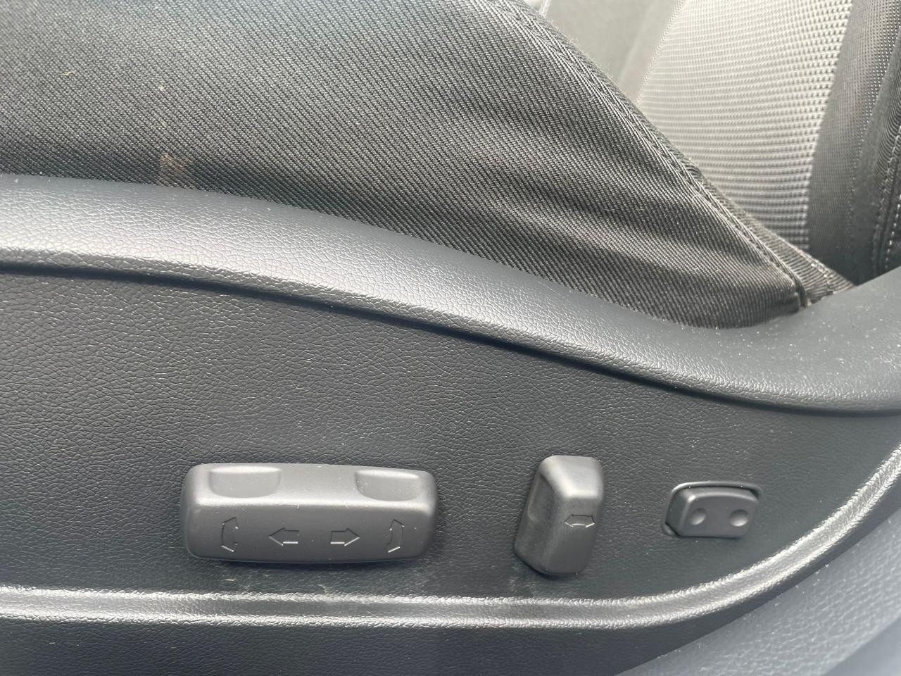 2013 Hyundai Elantra GT 5dr HB Auto GLS NO ACCIDENT PANORAMIC ROOF - Photo #17