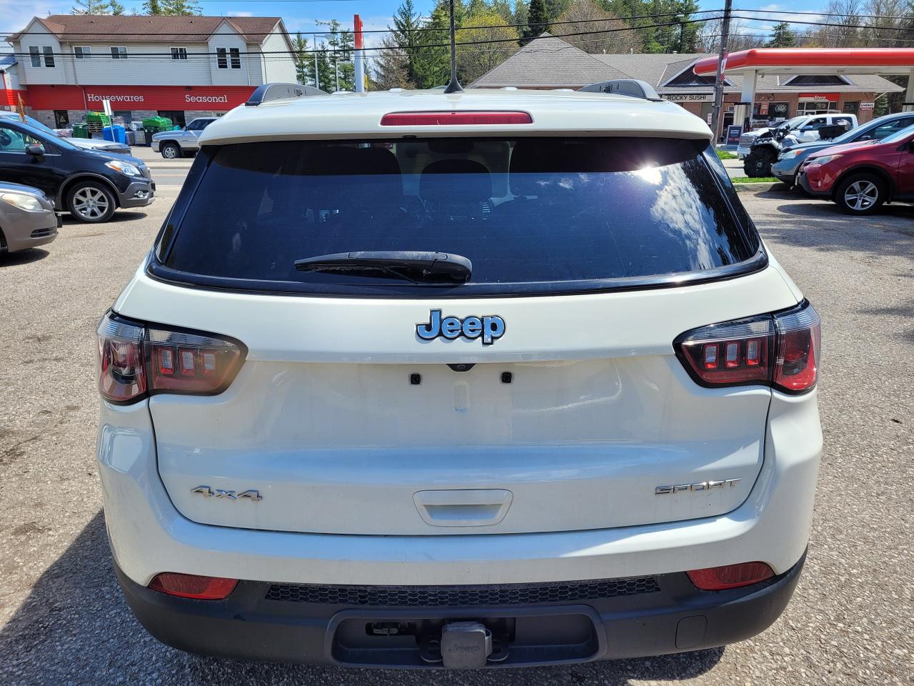 2018 Jeep Compass Sport 4x4 Clean CarFax Financing Trades Welcome! Photo3