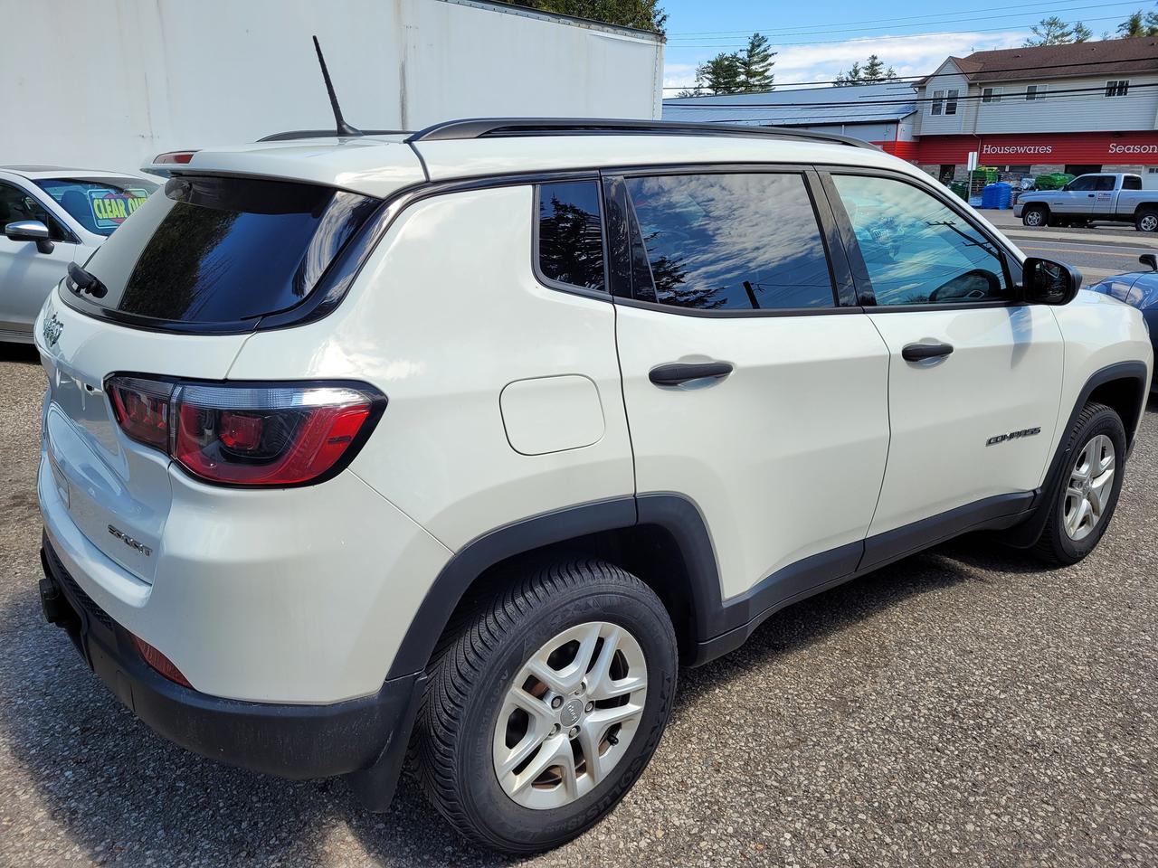 2018 Jeep Compass Sport 4x4 Clean CarFax Financing Trades Welcome! Photo4