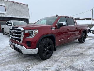 4x4 SLE CREW CAB W/ PREMIUM 5.3L V8 & X31 OFF-ROAD PACKAGE INCL. HEATED SEATS, REMOTE START, 20-IN ALLOYS, TOW PACKAGE W/ TRAILER BRAKE CONTROLLER AND APPLE CARPLAY/ANDROID AUTO! Backup camera, 6-foot 7-inch box w/ spray-in bedliner, dual-zone climate control, power seat, leather-wrapped steering wheel, rear bumper step, keyless entry w/ push start & tailgate release, electronic transfer case selector, auto headlights, cruise control and Sirius XM!