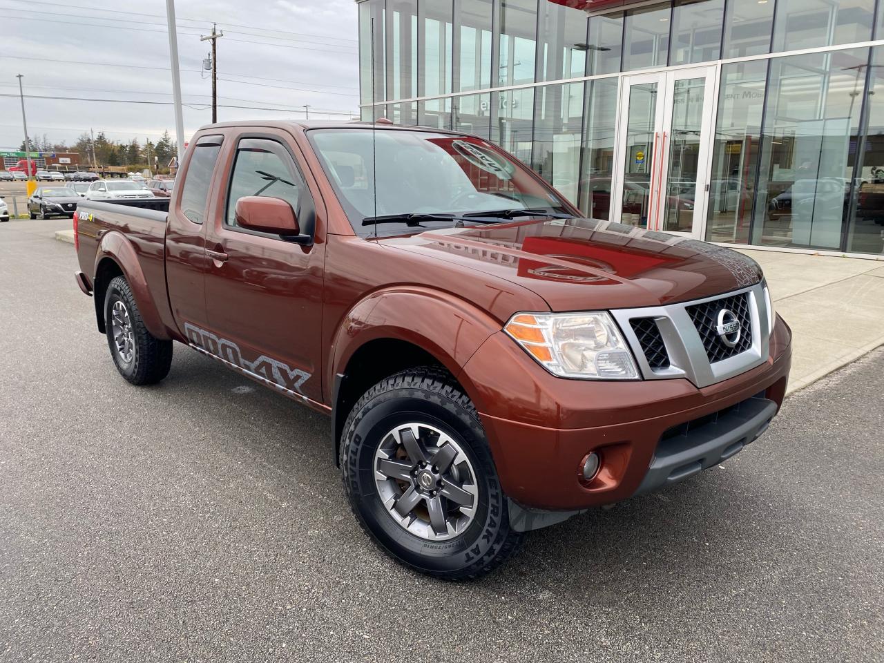 2017 Nissan Frontier PRO-4X KING CAB RARE MANUAL TRANSMISSION 4X4 Photo1