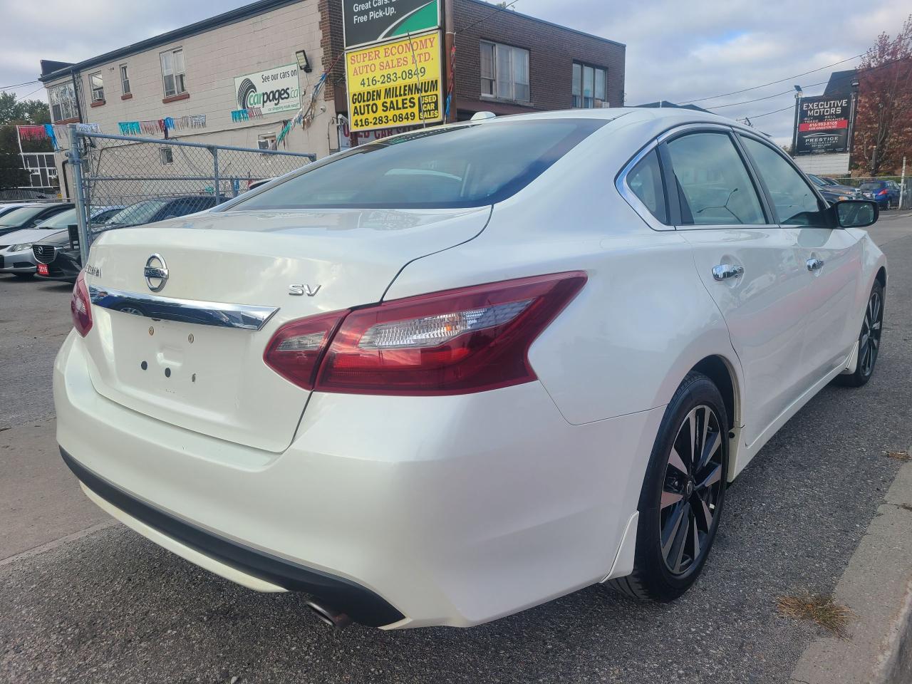 2018 Nissan Altima 2.5 SV-Sunroof-Backup Cam-Bluetooth-AUX-USB-ALLOYS Photo3