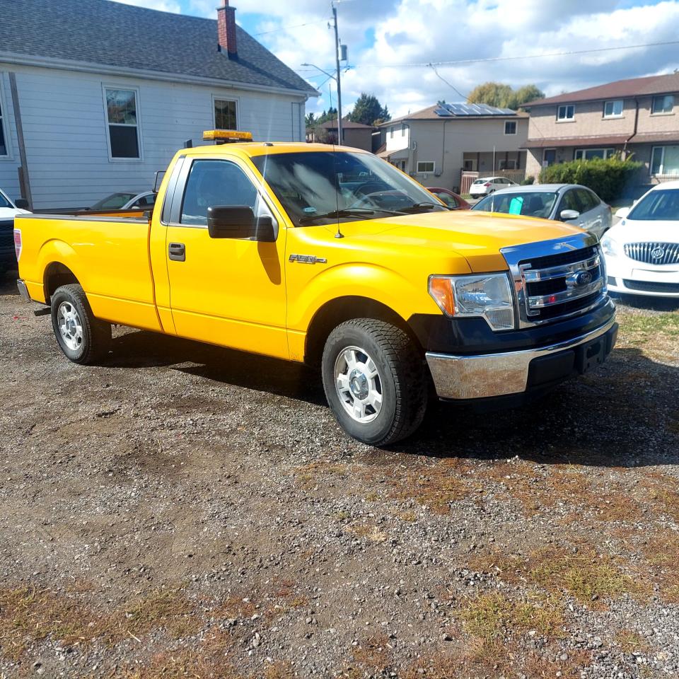 2013 Ford F-150 2WD REG CAB 145" XLT - Photo #3