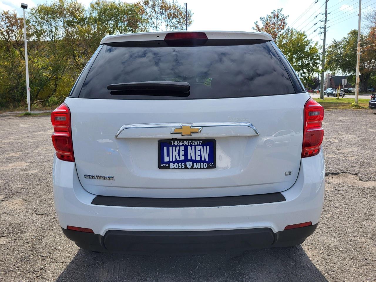 2017 Chevrolet Equinox 2LT Photo3