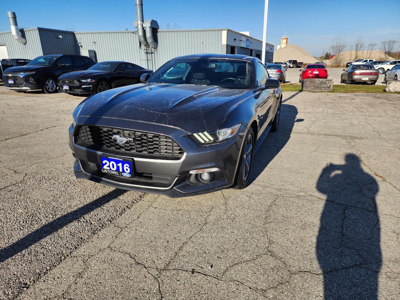 2016 Ford Mustang V6 Photo0