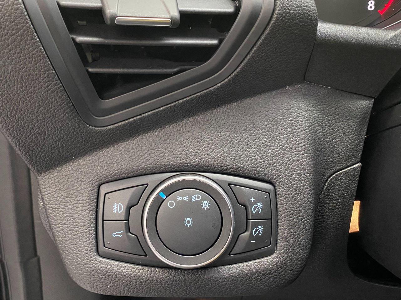 2017 Ford Escape SE 4WD+APPLEPLAY+CAMERA+SENSORS+CLEAN CARFAX - Photo #39