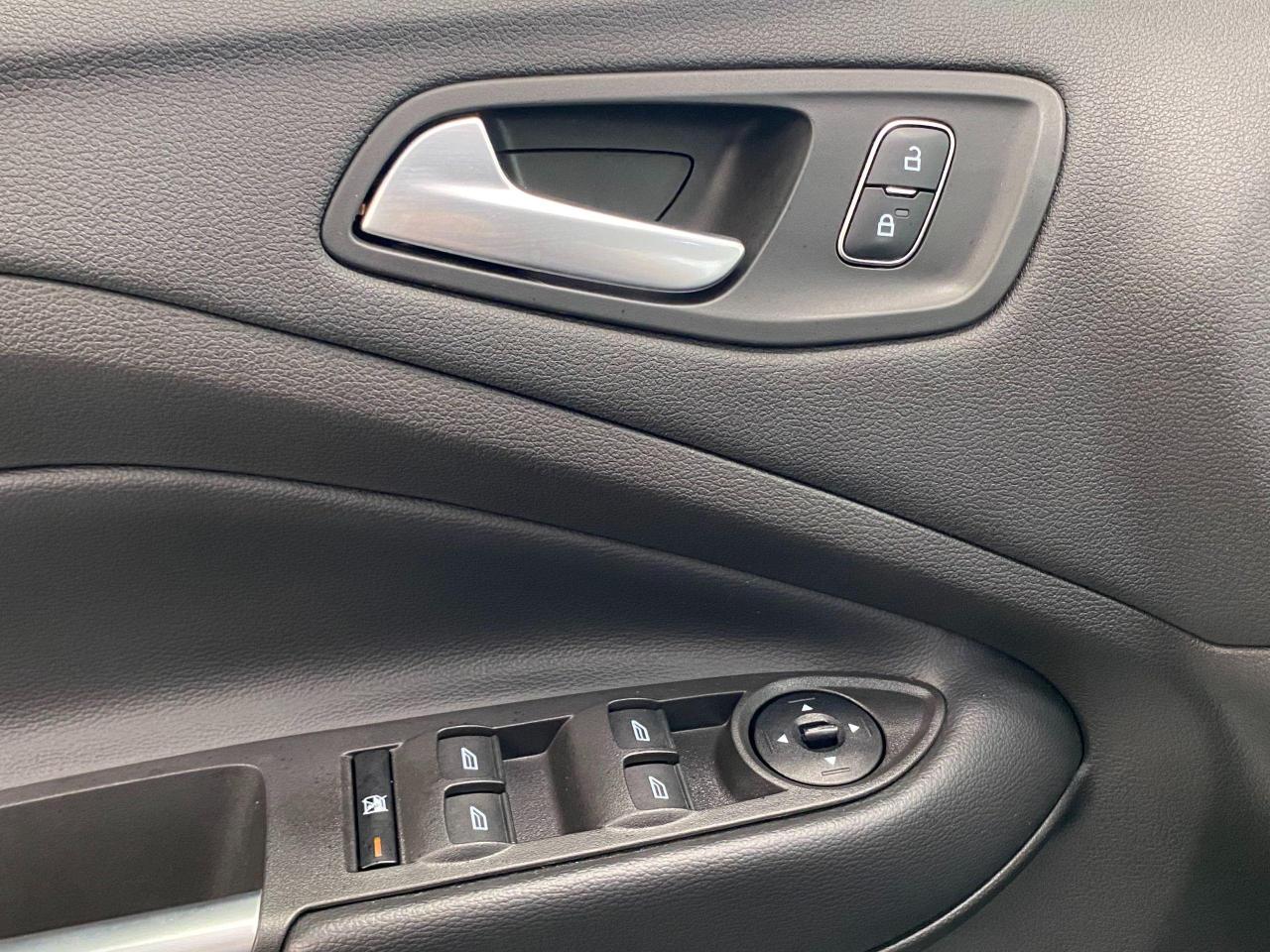 2017 Ford Escape SE 4WD+APPLEPLAY+CAMERA+SENSORS+CLEAN CARFAX Photo95
