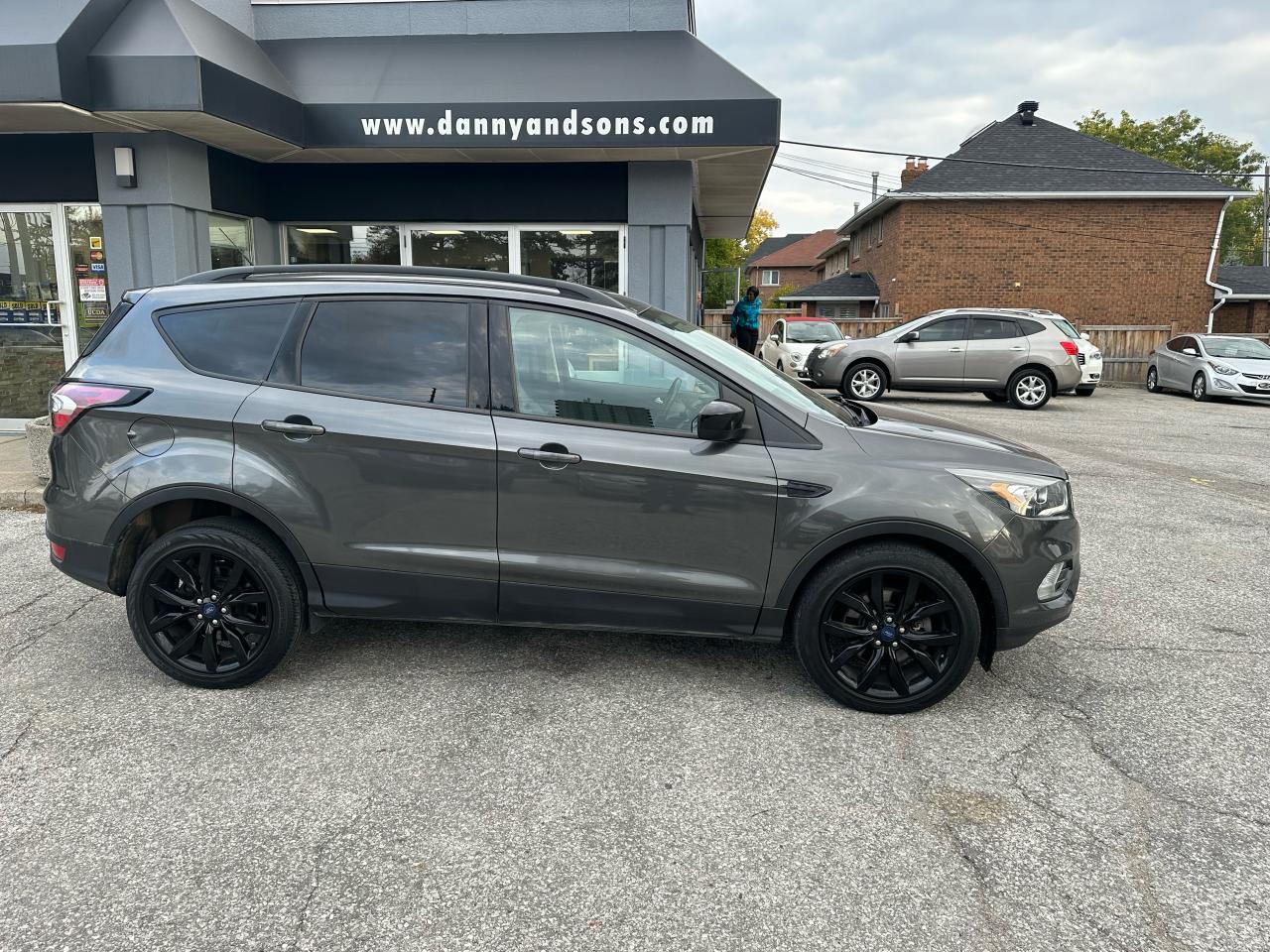 Used 2017 Ford Escape SE for sale in Mississauga, ON