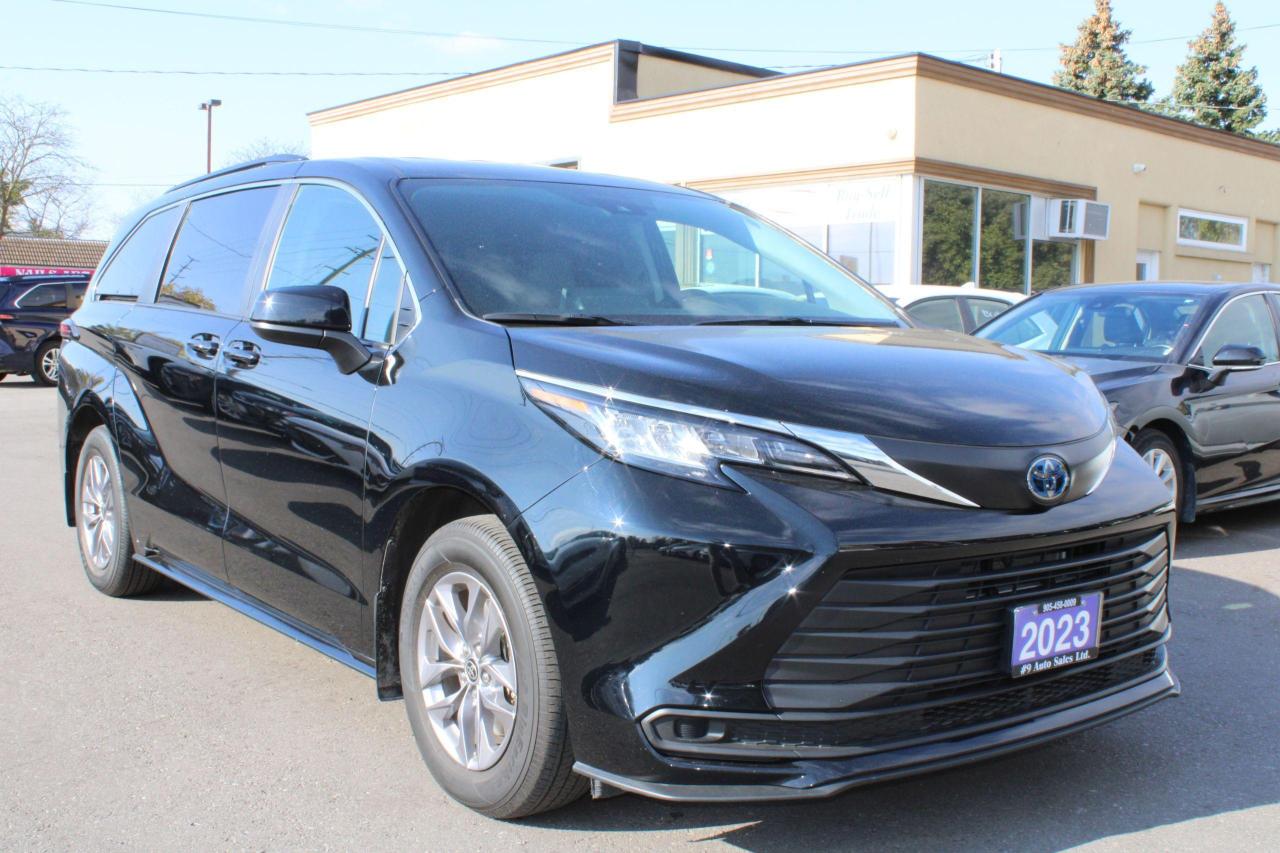 2023 Toyota Sienna 