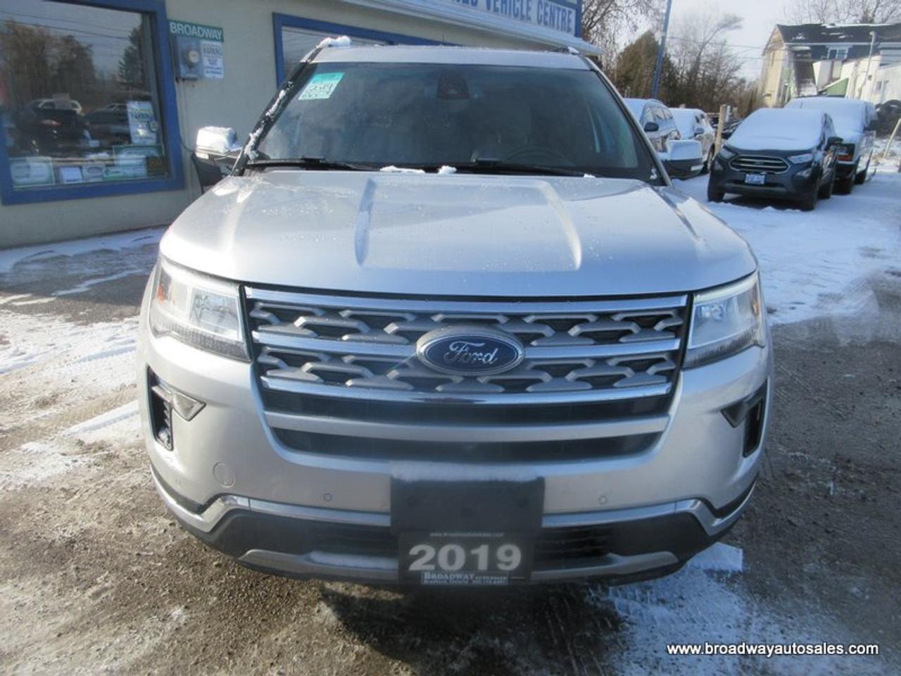 2019 Ford Explorer FOUR-WHEEL DRIVE LIMITED-EDITION 7 PASSENGER 2.3L - ECO-BOOST.. BENCH & 3RD ROW.. NAVIGATION.. DUAL SUNROOF.. LEATHER.. HEATED/AC SEATS.. SONY AUDIO.. Photo4
