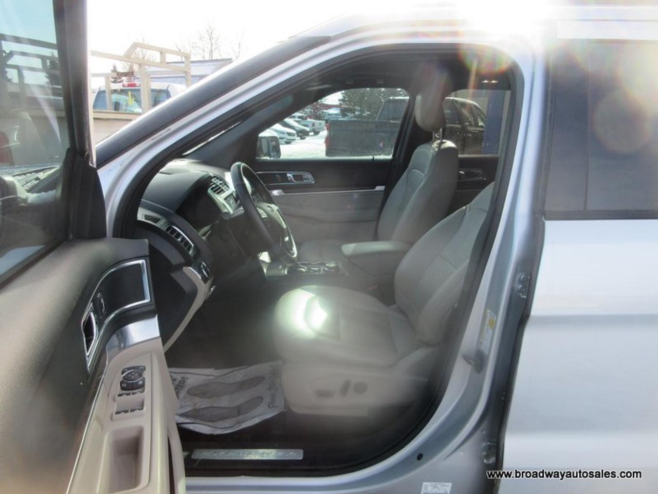 2019 Ford Explorer FOUR-WHEEL DRIVE LIMITED-EDITION 7 PASSENGER 2.3L - ECO-BOOST.. BENCH & 3RD ROW.. NAVIGATION.. DUAL SUNROOF.. LEATHER.. HEATED/AC SEATS.. SONY AUDIO.. Photo