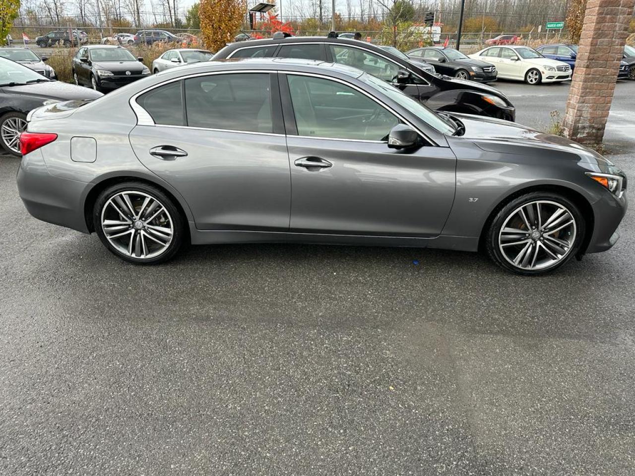 2015 Infiniti Q50  - Photo #6