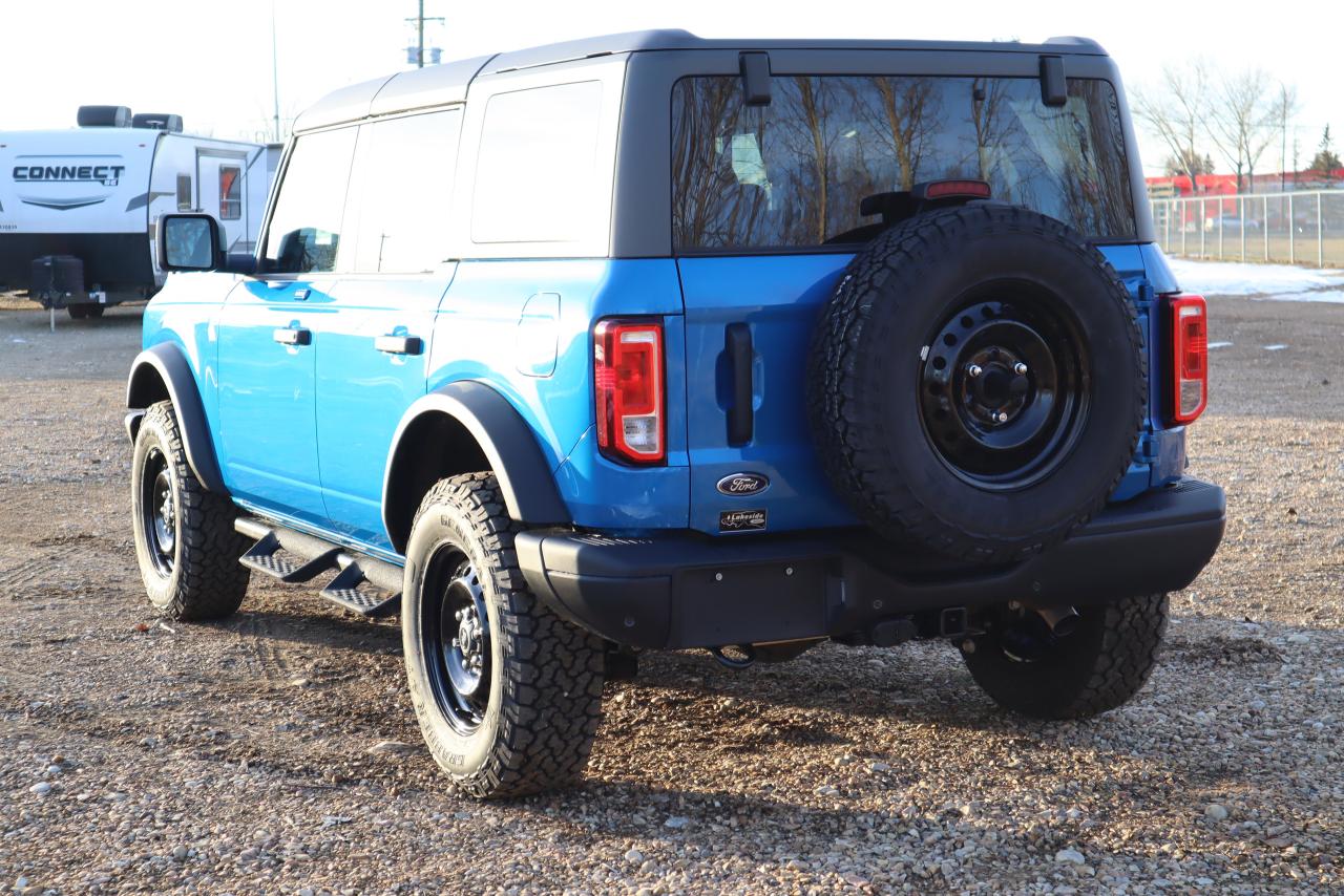 2023 Ford Bronco Black Diamond Photo5