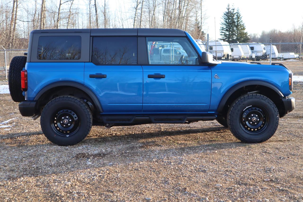 2023 Ford Bronco Black Diamond Photo5