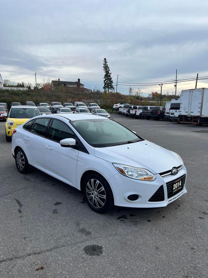 2014 Ford Focus 4DR SDN SE Photo3