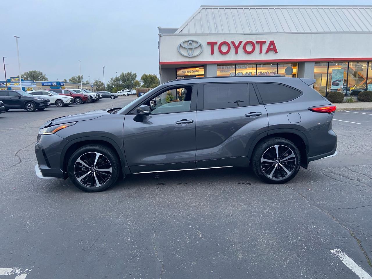 Used 2022 Toyota Highlander XSE for sale in Cambridge, ON