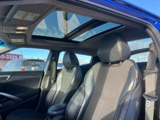 2014 Hyundai Veloster Tech leather nav sun roof heated seats back up cam - Photo #11