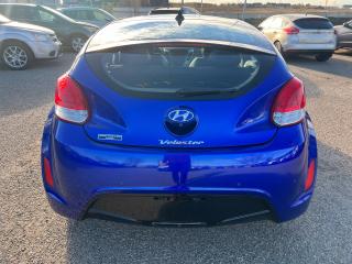 2014 Hyundai Veloster Tech leather nav sun roof heated seats back up cam - Photo #4