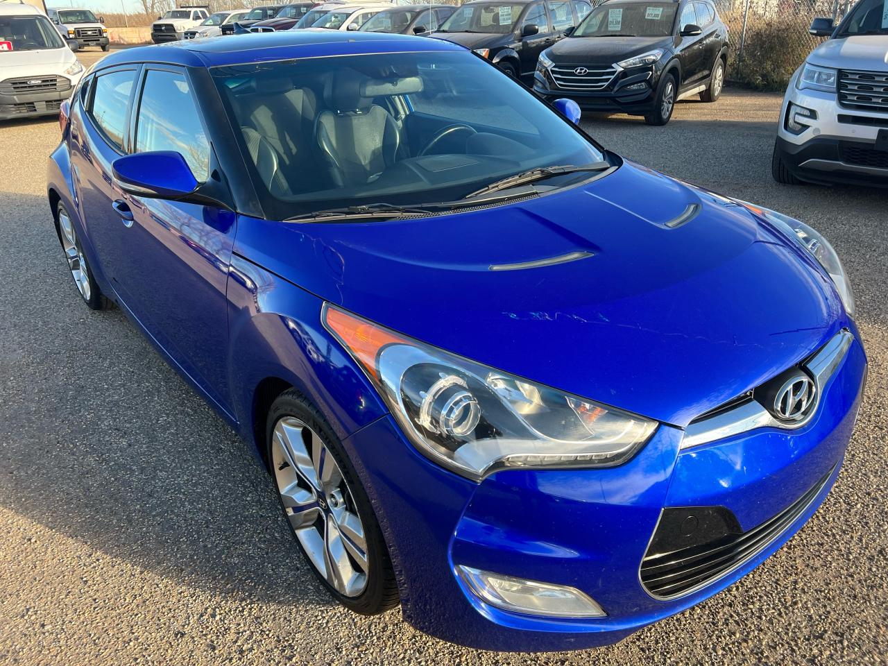 2014 Hyundai Veloster Tech leather nav sun roof heated seats back up cam - Photo #7