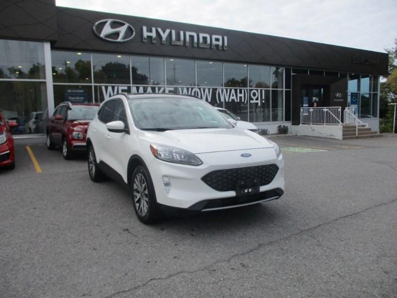Used 2021 Ford Escape Titanium AWD for sale in Ottawa, ON