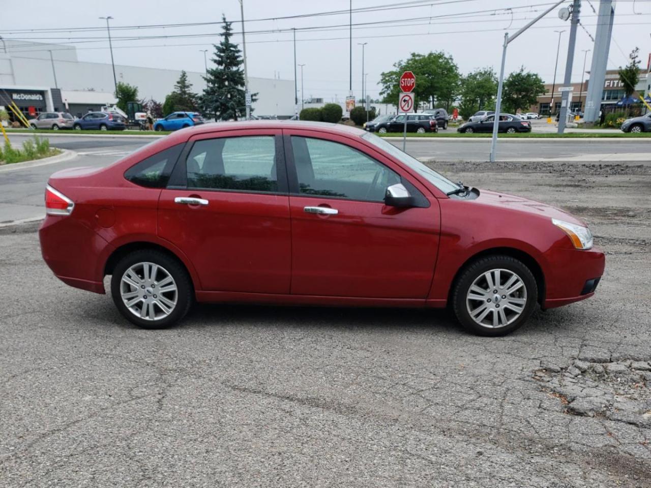 2010 Ford Focus 4DR SDN SEL - Photo #7