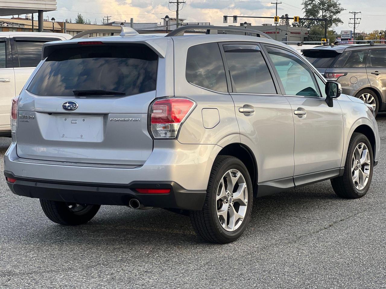 2018 Subaru Forester 2.5i Limited CVT w/EyeSight Pkg - Photo #4
