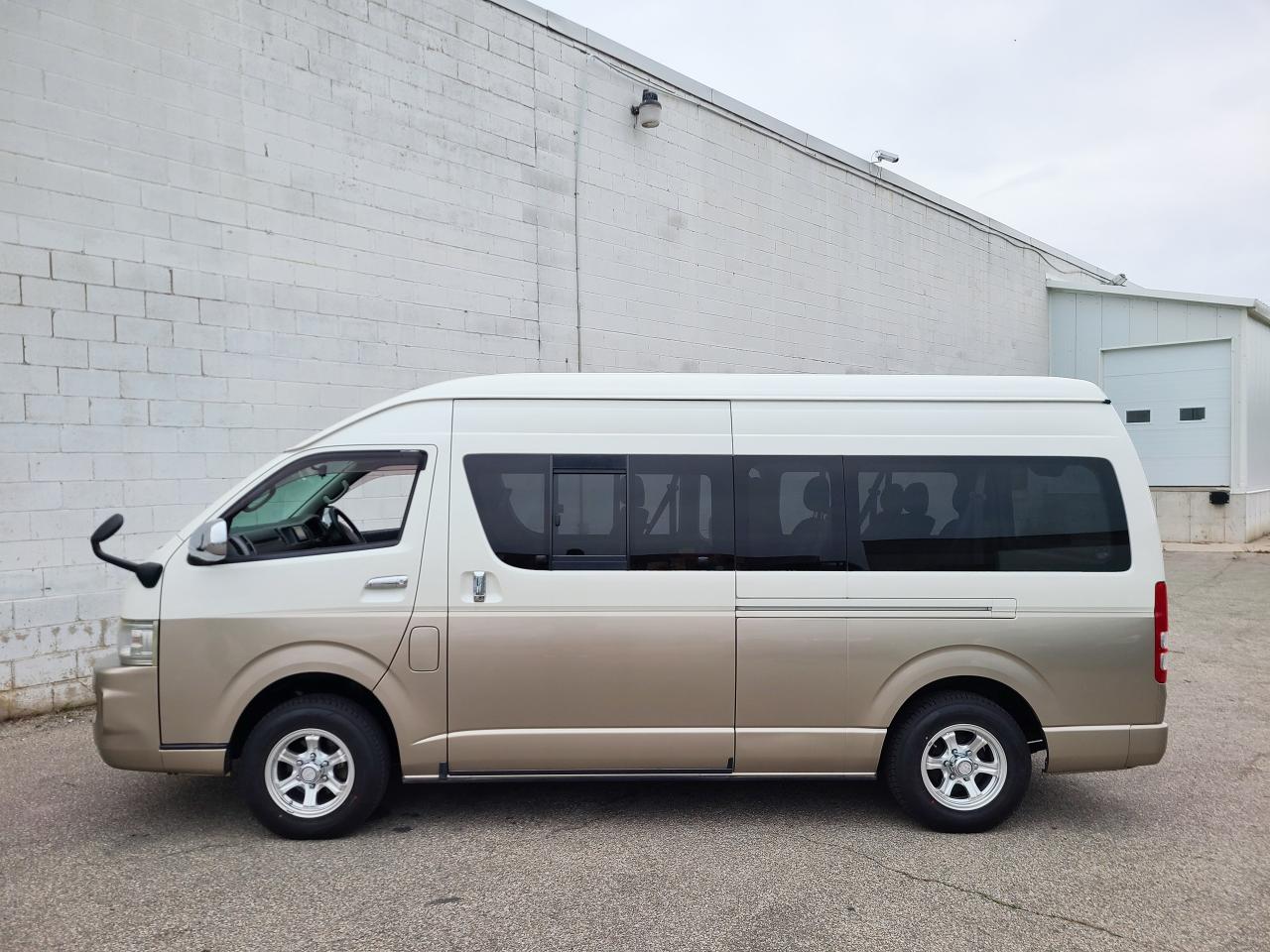 Toyota hiace 4wd 2024 van grey import