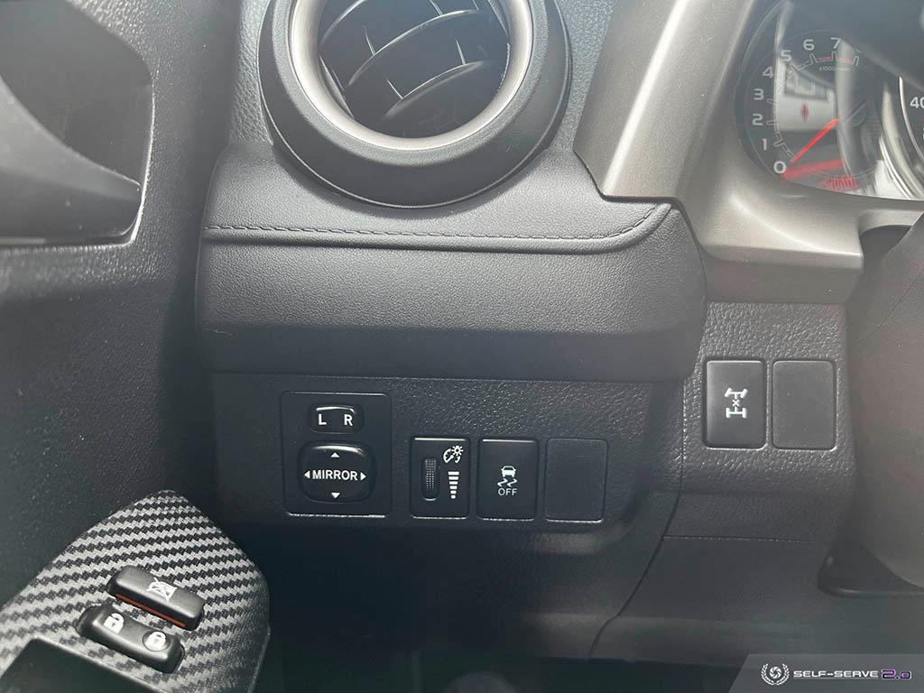 2015 Toyota RAV4 LE / AWD / REVERSE CAM / HTD SEATS - Photo #16