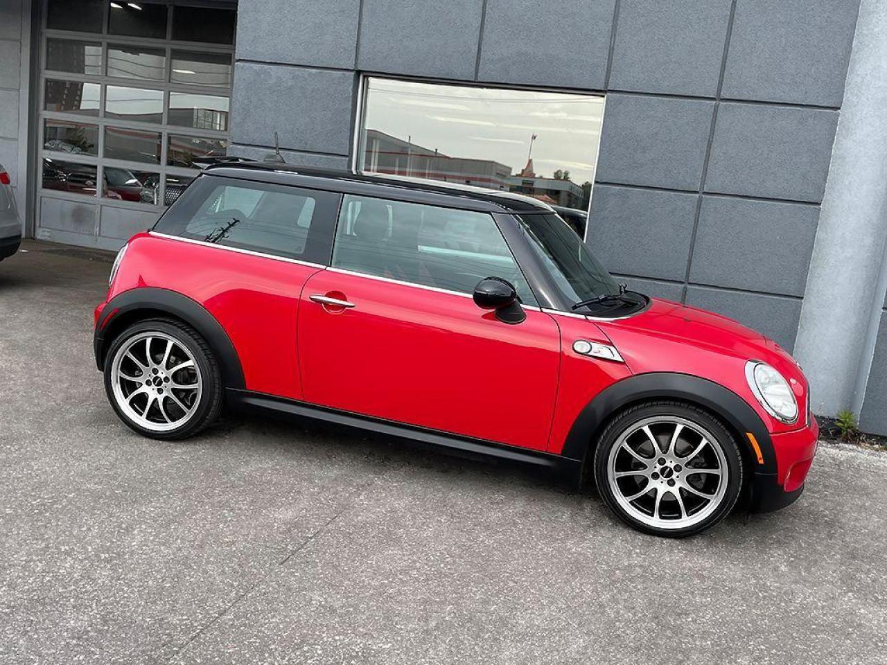 2009 MINI Cooper S|PANOROOF|18in JCW WHEELS|SPOILER - Photo #1