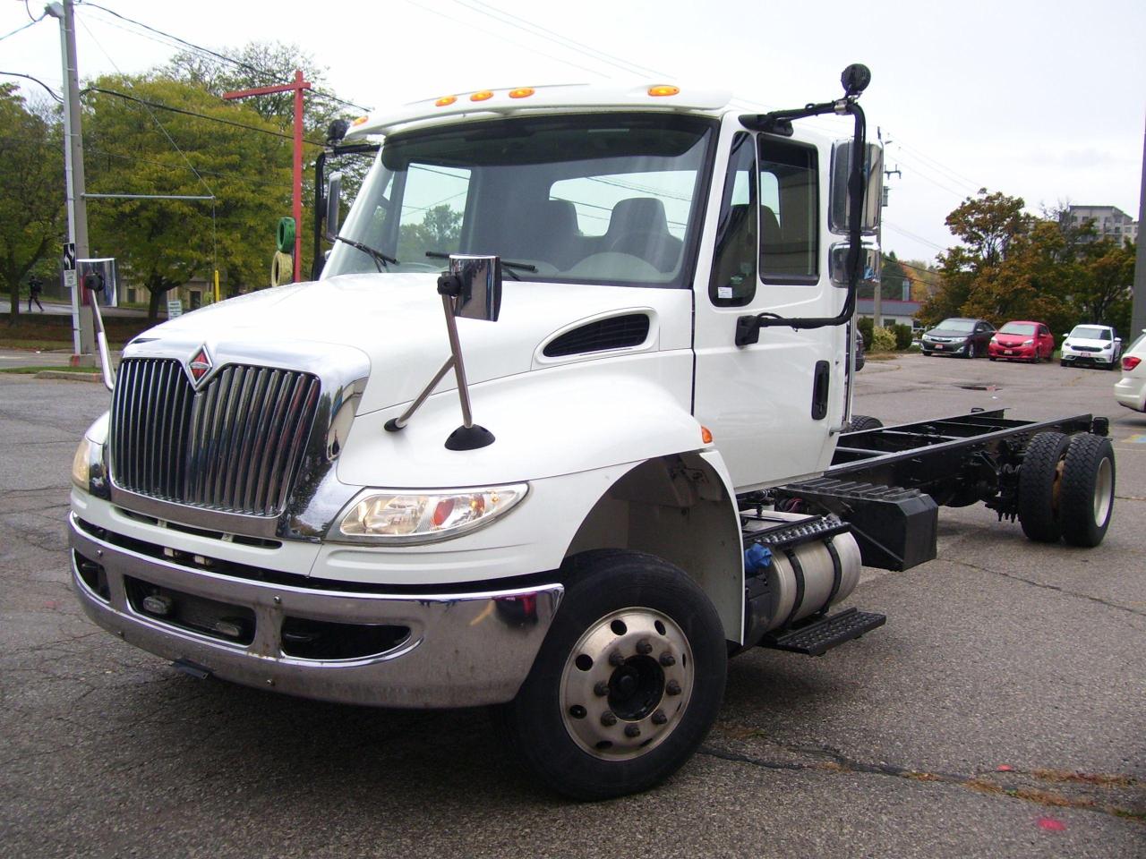 2017 International 4300 S Frame _ 6.7 ISB Cummins_ 6 Speed_ G License - Photo #8