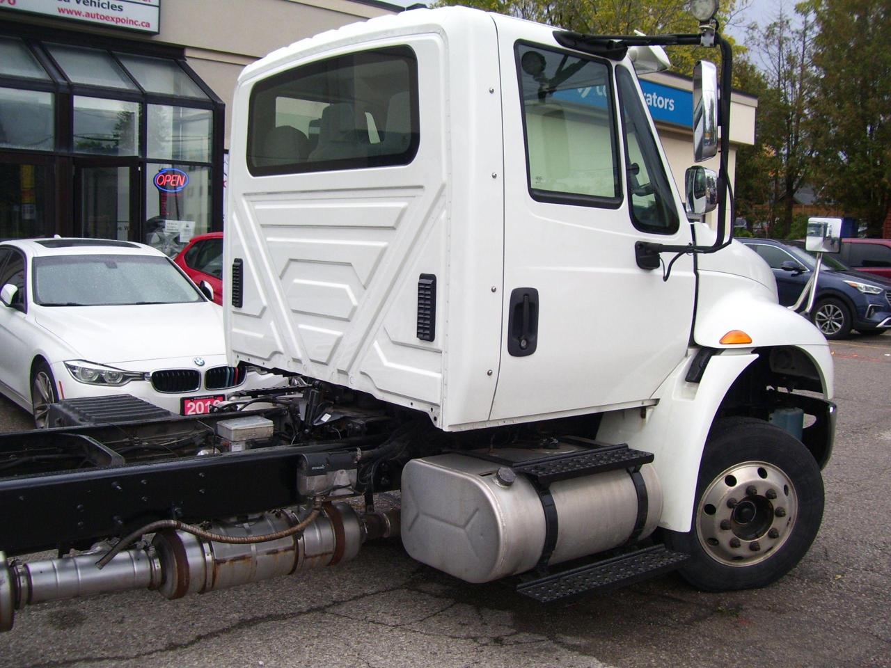 2017 International 4300 S Frame _ 6.7 ISB Cummins_ 6 Speed_ G License - Photo #5