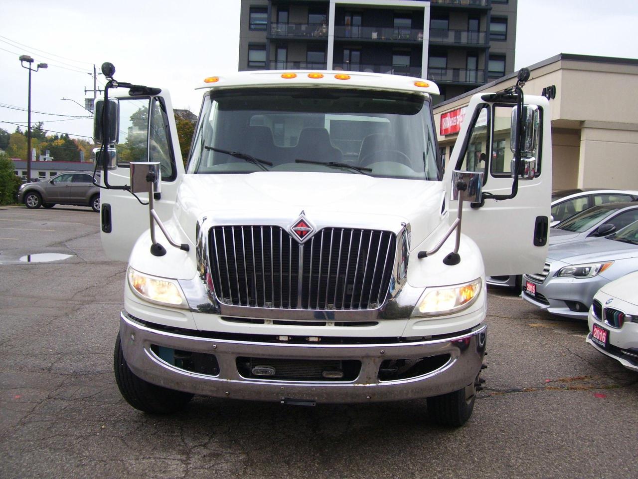 2017 International 4300 S Frame _ 6.7 ISB Cummins_ 6 Speed_ G License - Photo #16