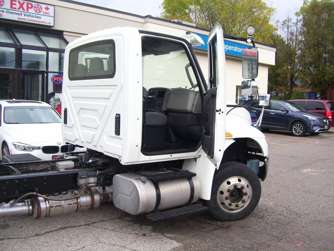 2017 International 4300 S Frame _ 6.7 ISB Cummins_ 6 Speed_ G License - Photo #18