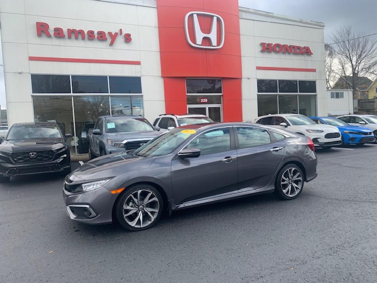 2021 Honda Civic Sedan Touring Photo12