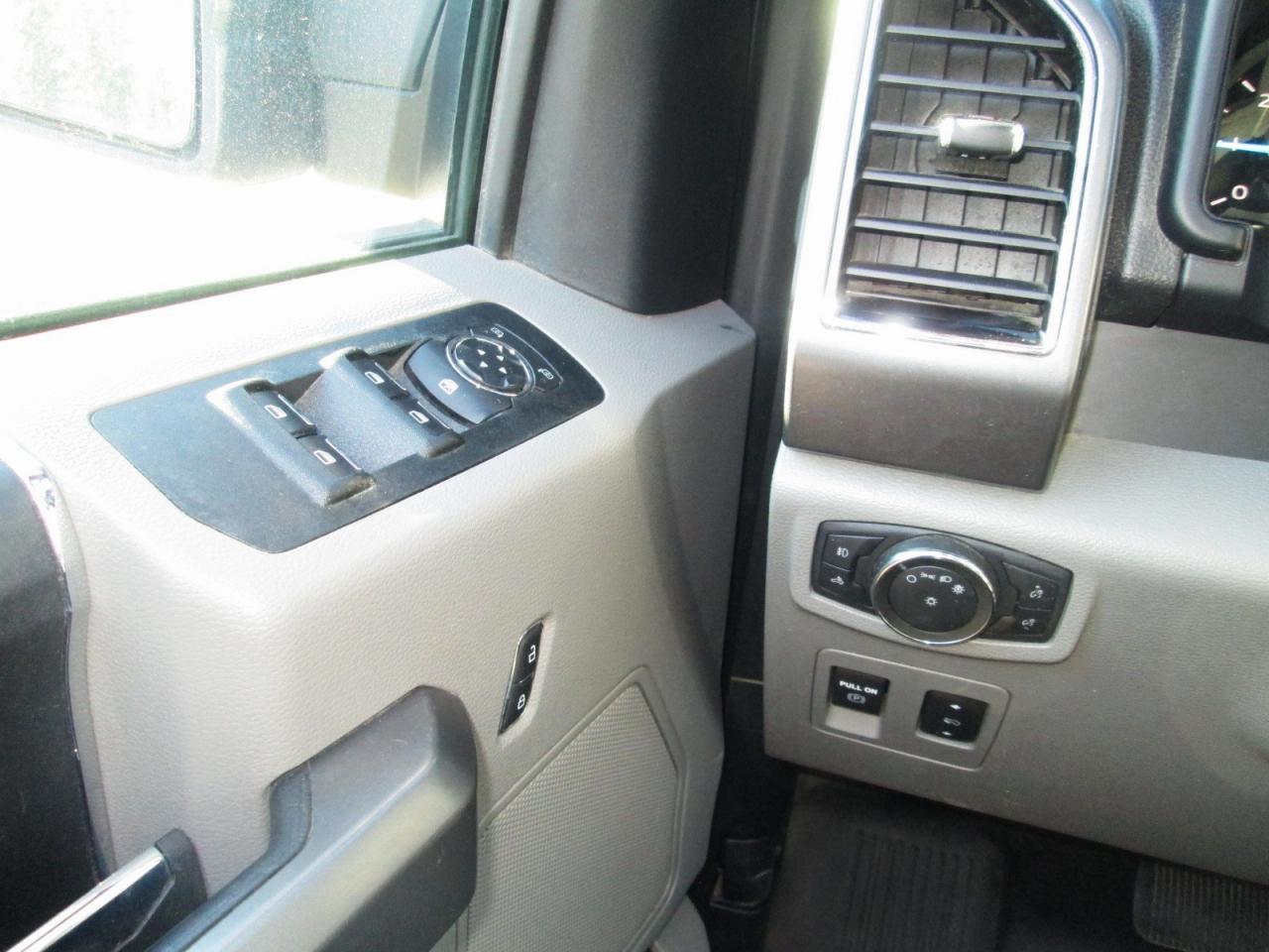 2020 Ford F-150 XLT Photo5