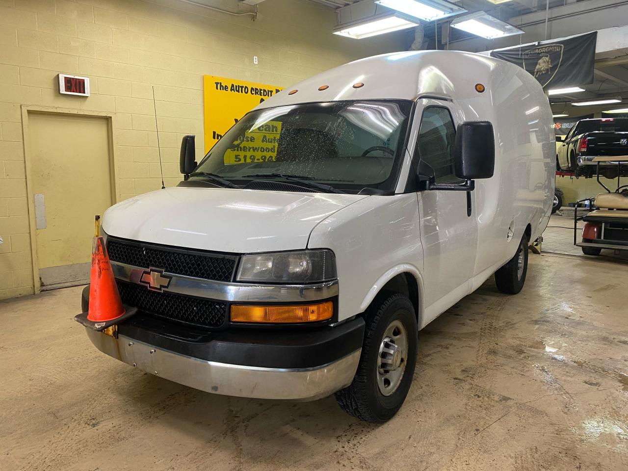 2014 Chevrolet Express  - Photo #3