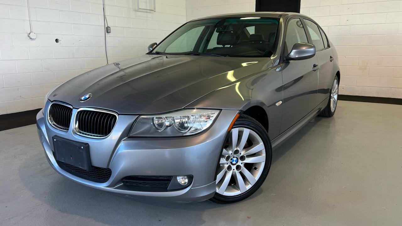 2011 BMW 3 Series 323i - Photo #1