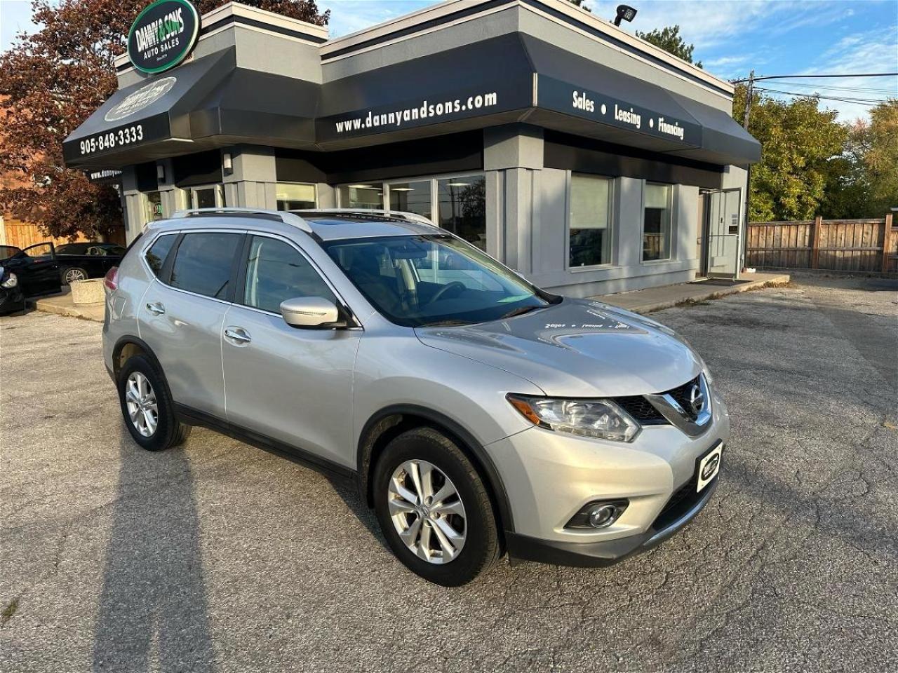 Used 2014 Nissan Rogue SV for sale in Mississauga, ON