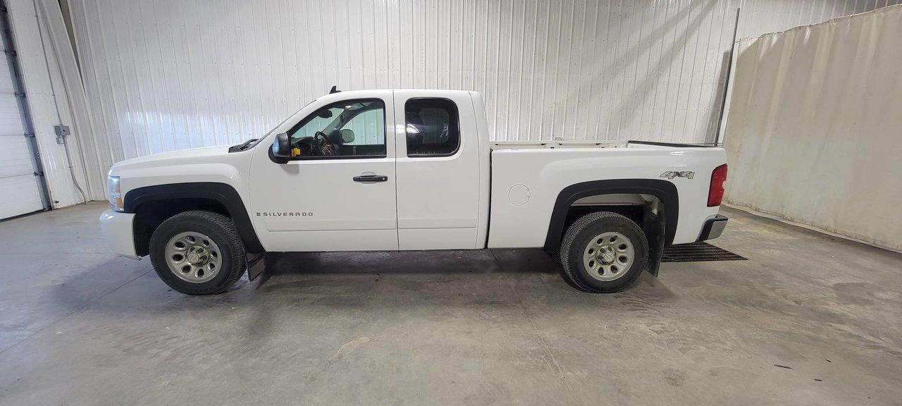 Used 2008 Chevrolet Silverado 1500 LT1 Ext. Cab Std. Bo for sale in Dundurn, SK