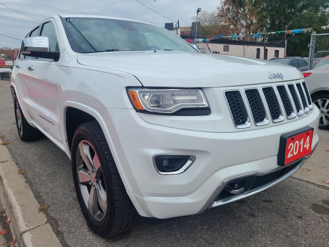 Used 2014 Jeep Grand Cherokee Overland - Leather  - Sunroof  - Backup Cam - Navi - Bluetooth  - amazing!!!!!! for sale in Scarborough, ON