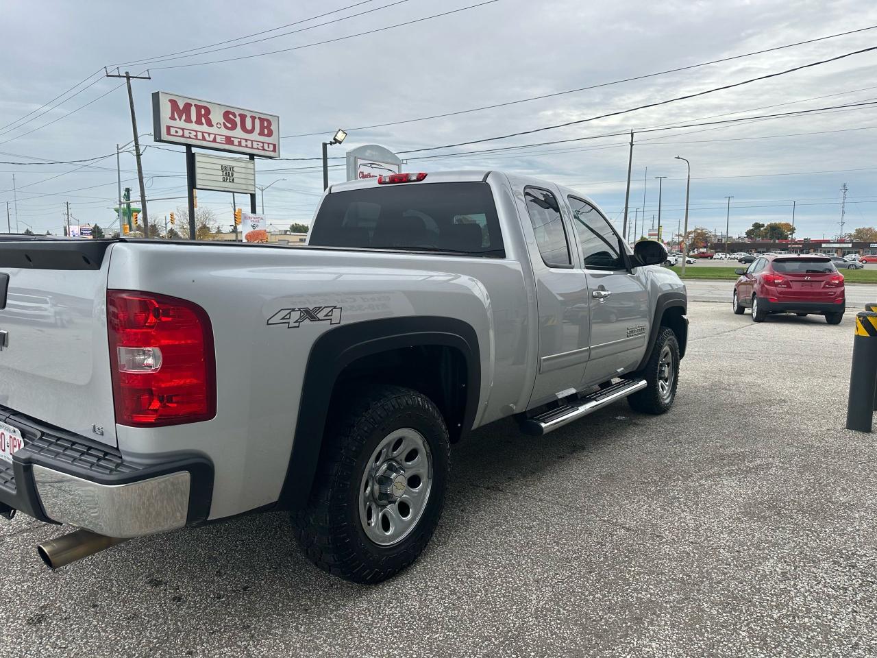 2012 Chevrolet Silverado 1500 LS Cheyenne Edition Photo3