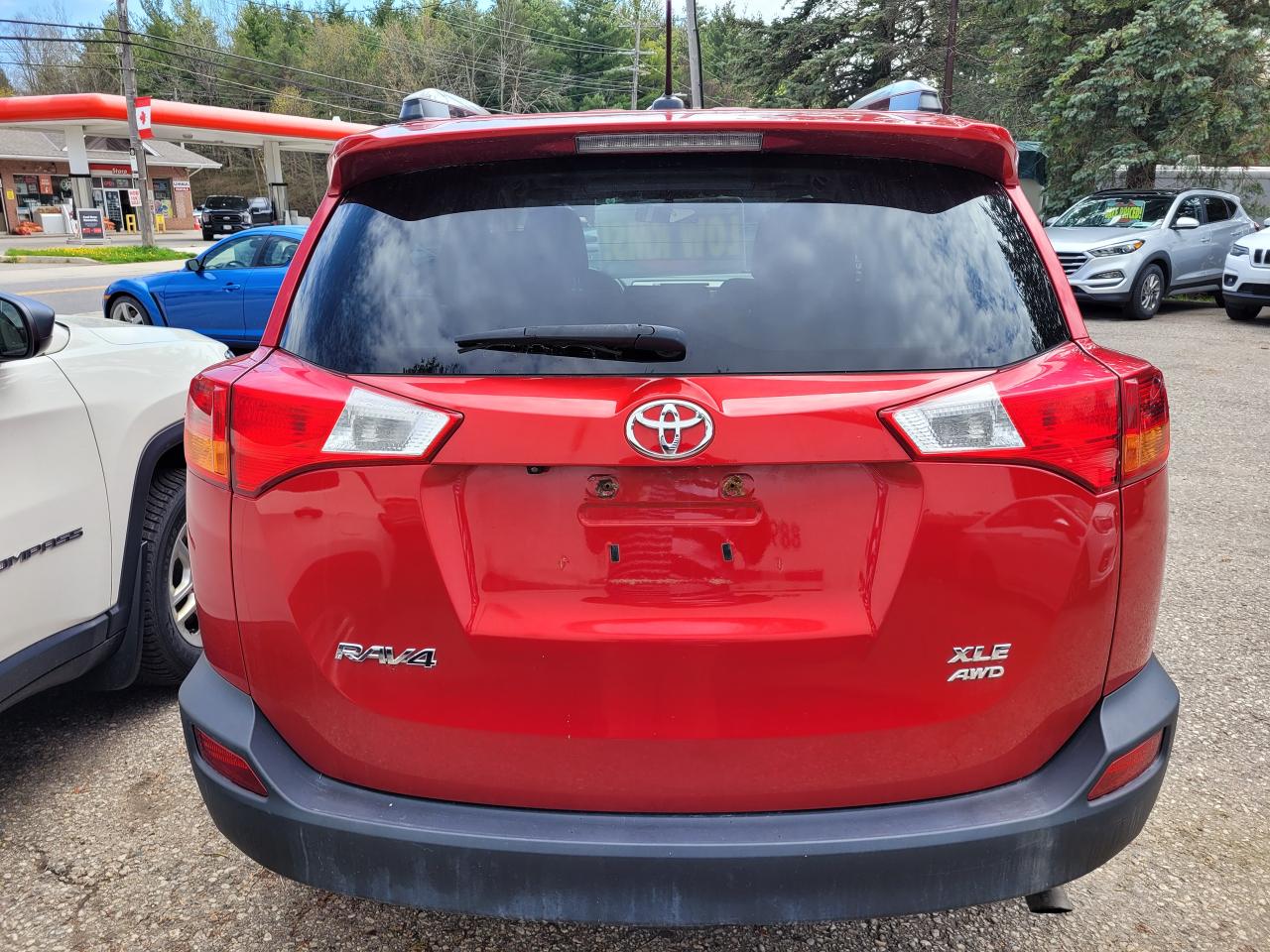 2015 Toyota RAV4 AWD 4dr XLE Clean CarFax Financing Trades Welcome! - Photo #4
