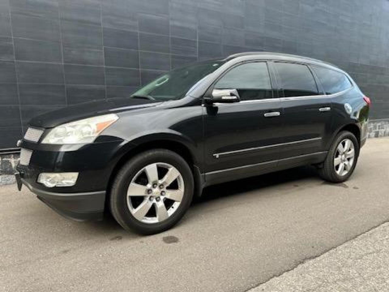 2009 Chevrolet Traverse LTZ AWD Loaded-Twin Sunroof - Photo #1