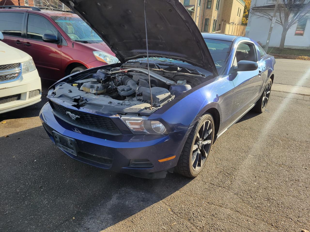 2012 Ford Mustang 2dr Cpe V6
