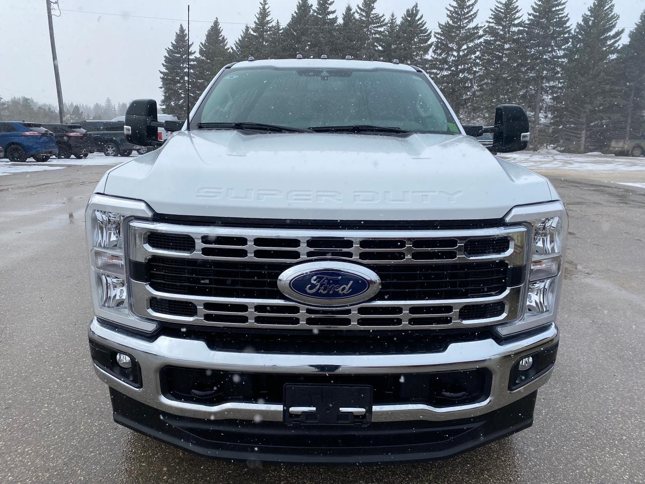 2023 Ford F-350 XLT Long Box Photo1
