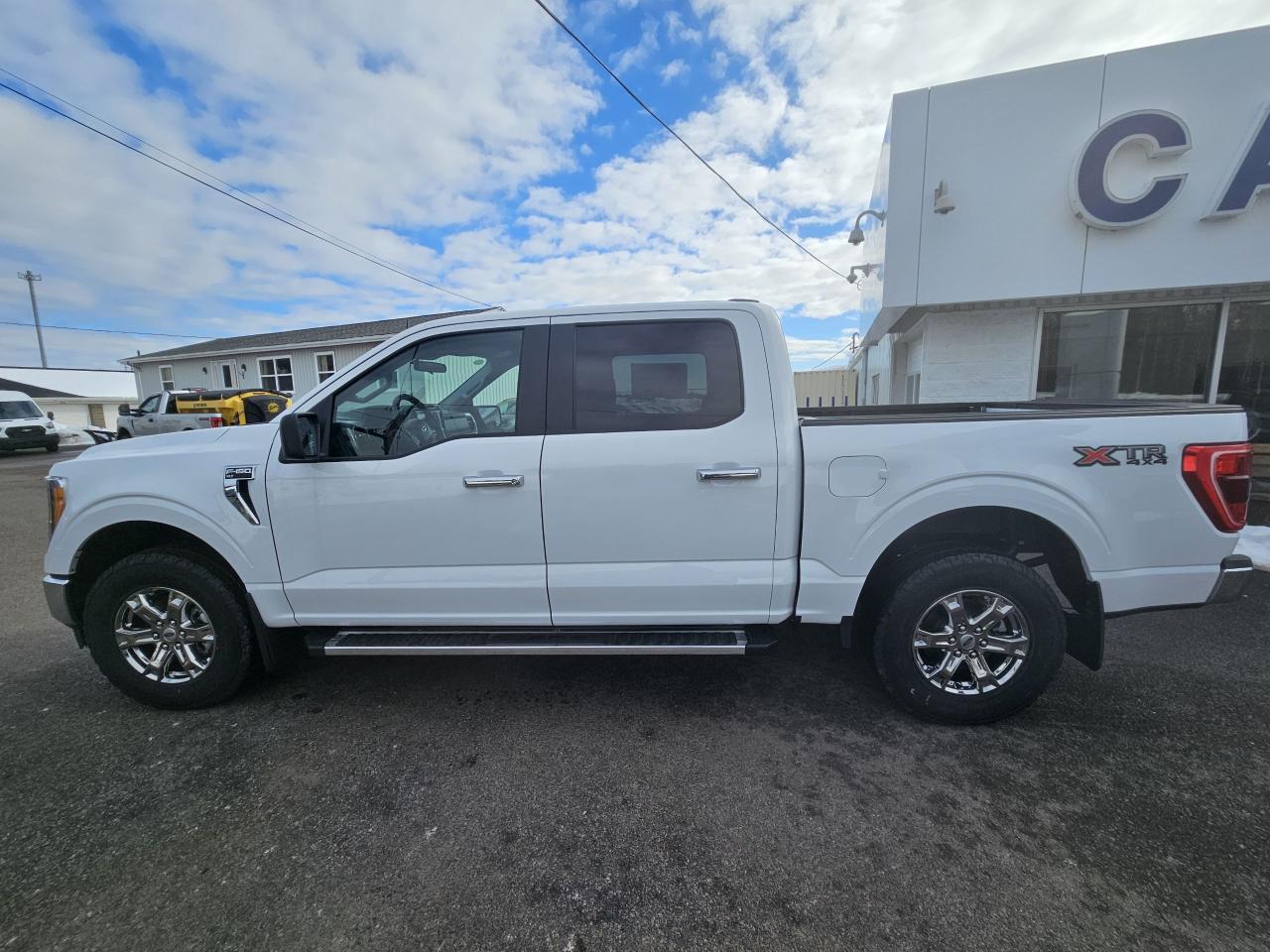 2023 Ford F-150 XLT 4WD SUPERCREW 5.5' BOX Photo5