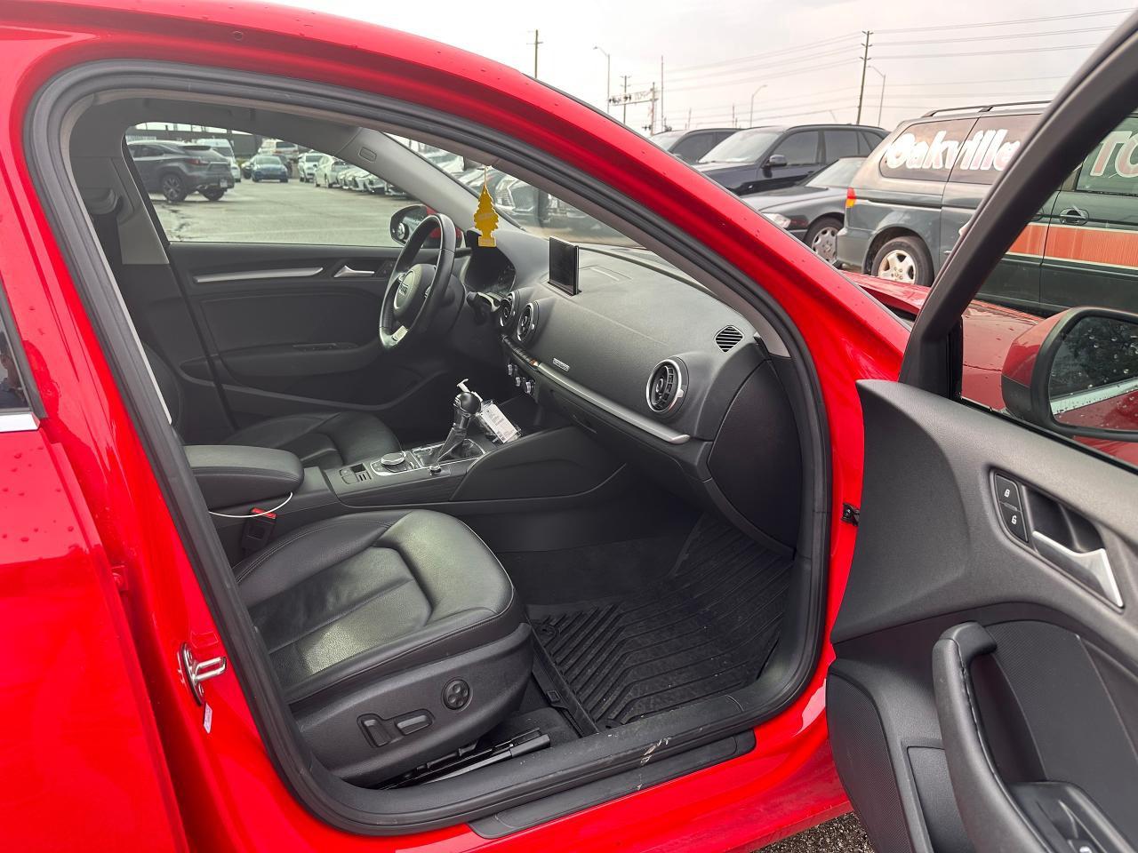 2016 Audi A3 4dr Sdn quattro 2.0T Komfort Photo