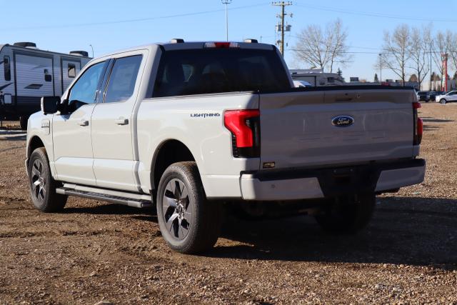 2023 Ford F-150 Lightning XLT Photo3