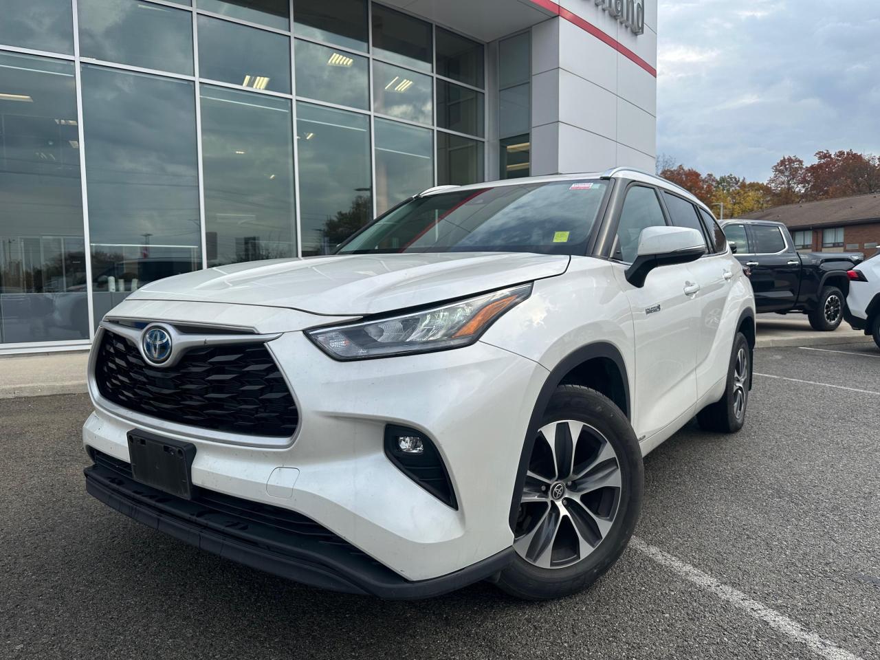 Used 2021 Toyota Highlander HYBRID XLE for sale in Welland, ON