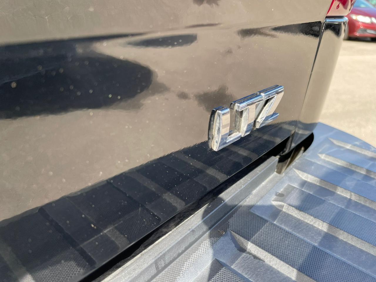 2017 Chevrolet Silverado LTZ 4X4 CREW CAB 6.2L LEATHER NAVI ROOF LOADED Photo2